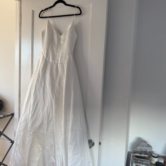 NWT Reformation Icelynn Satin Maxi Dress In Ivory Plunge Neck Full Length Skirt - Picture 3 of 11